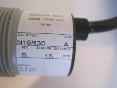 NEW ALLEN BRADLEY 871C-N15R30 PROXIMITY SENSOR 871CN15R30