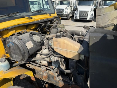 Used 2001 INTERNATIONAL 4900 4X2 Box trucks Indiana US | Miedema Asset Management Group #1414683