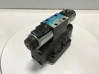 USED VICKERS DG4V-3S-6C-M-U-HL7-60-EN490-B13
