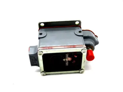 NEW NAMCO EA080-21500 LIMIT SWITCH EA08021500