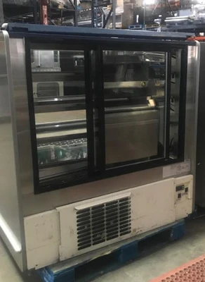 42-0173 Structural Concepts 40” Dry and 50” Refrigerated Bakery Display Cases