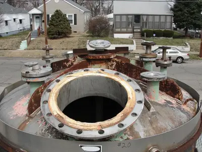 SPC4929  Tank 1970 gallon vertical tank, 304 SS, 25 psi @ 200f internal, dish