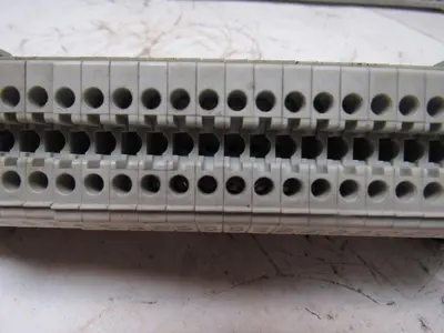 Allen Bradley 1492-W3 Terminal Block Lot of 100