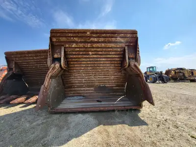 EX3600-5 FS Bucket w/o Front Lip & Teeth
