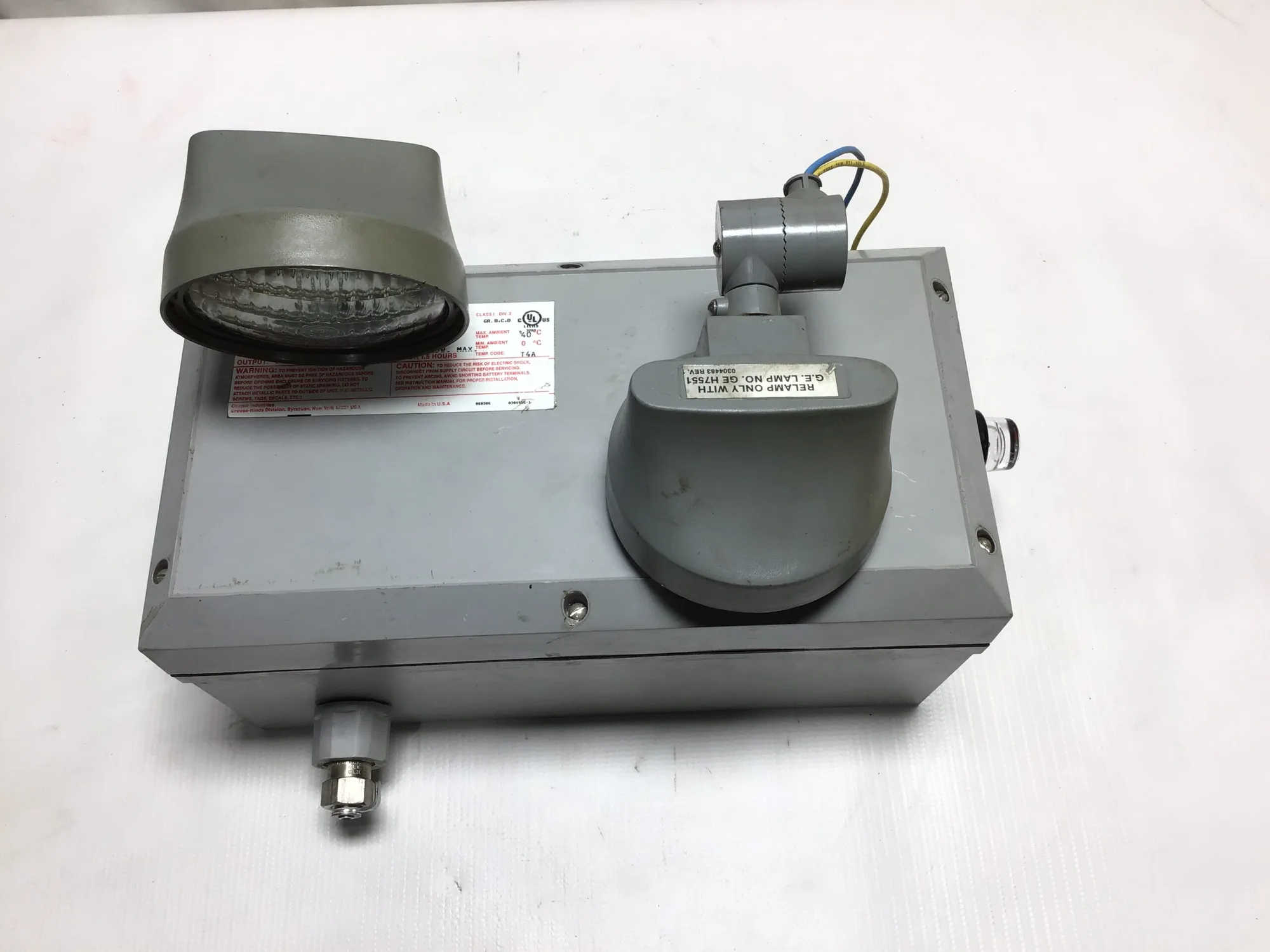 Crouse-Hinds N2LPS6222 Hazardous Location Light Fixture | Explosion Proof