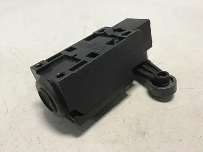 USED OMRON D4D-2120N