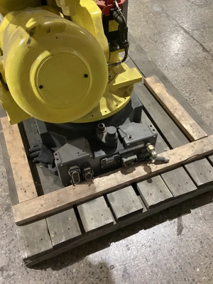 USED 2009 FANUC R-2000iB/210F + R-30iA