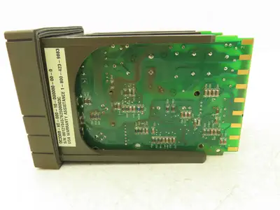 Honeywell UDC3300 Digital Temperature Controller DC330B-KE-000-10-000000-00-0