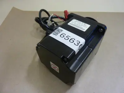 USED YASKAWA SGMPH-02A1A-YR32