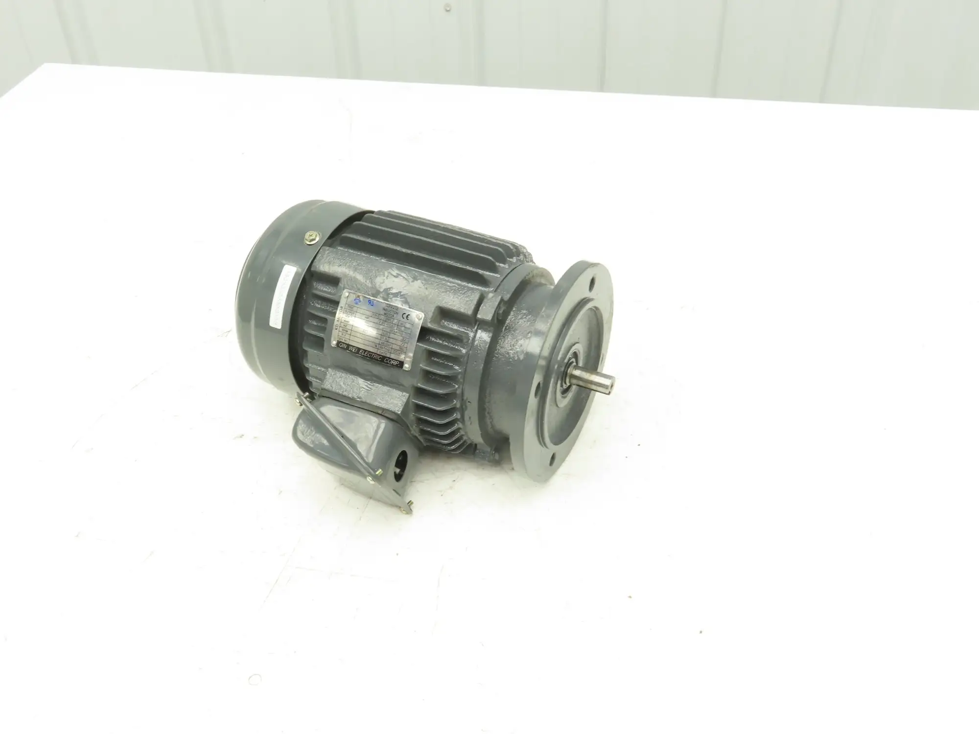Qin Wei Electric MCV271-4 AC Motor 1/2Hp 1680rpm 480V 3PH IEC71