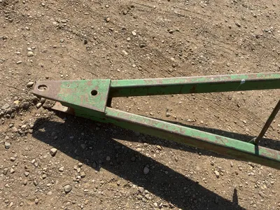Used John Deere 13’6” Disc, Pull Behind with Pin Hitch, Hydraulic Lift/Lower, 9.5L-15 and 11L-14 Tir...