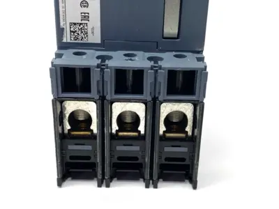 USED SIEMENS CIRCUIT BREAKER W/ 3VA9137-0FK31 OPERATOR NO HANDLE
