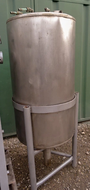 200 L S/S Enclosed Tank, Vertical
