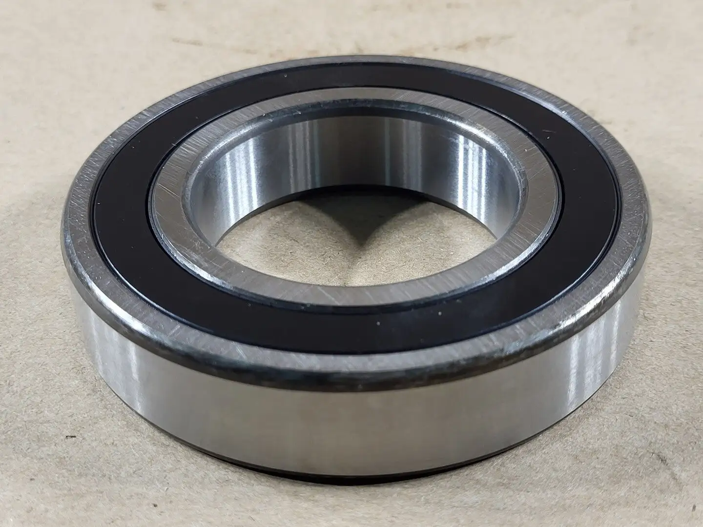 NEW SKF 6211-2RS1/C3