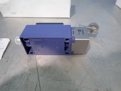 NEW TELEMECANIQUE XCKJ10513DSC8