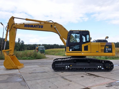 USED 2013 Komatsu PC210LC-10