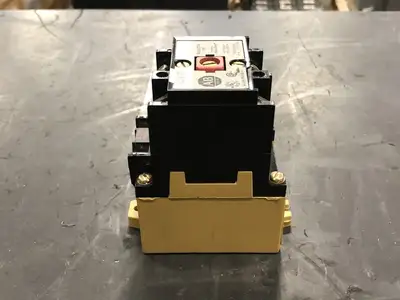 USED ALLEN-BRADLEY 700-P200A1