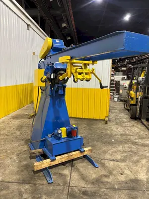 1/4" CAPACITY BLUE VALLEY MODEL #FLANGER-T-588 FLANGING MACHINE: YOBRO #24453