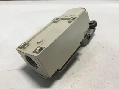 USED YAMATAKE LJA10-11A21N-003