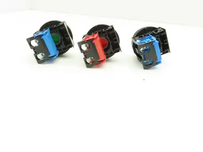 Fuji Electric Pushbutton Switch Red Yellow Green Momentary 30mm 250V 6A Lot of 6