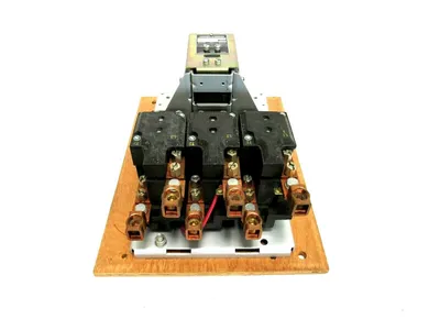 NEW SQUARE D 8502-F0-2 CONTACTOR SIZE 4 3 POLE 380/440V 8502F02 8502-FO-2
