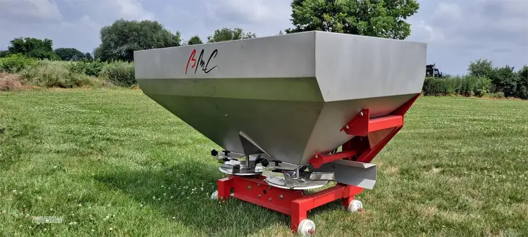 New | in-Stock 2026 BMC SYNTRA 800 Broadcast Spreaders Pennsylvania US | Zimmerman Farm Service #1410176