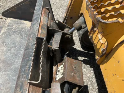 USED CATERPILLAR 287 MULTI TERRAIN LOADER