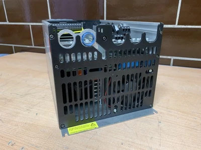 Danfoss VLT6008 Drive GT4CN1STR3DLF00A00C0 5.5kW/7.5Hp 380/460VAC Garantie