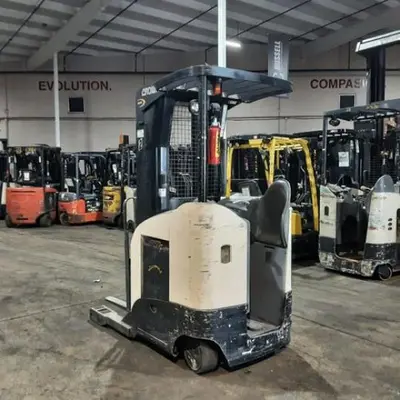 USED 2018 CROWN RR5725-45
