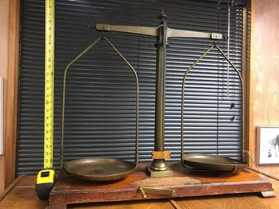 2899-385 Antique H. Kohlbusch Balance Beam Scale with Set of Weights Circa 1890