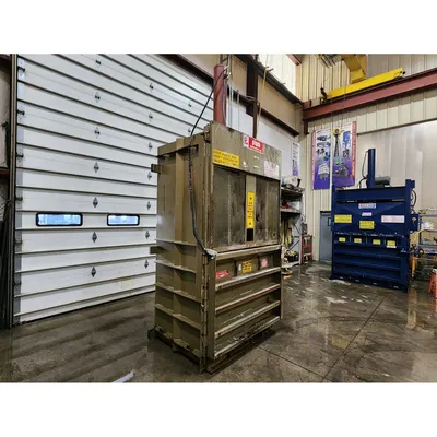 Used Piqua Manufacturing 15HP Vertical Hydraulic Compactor Baler