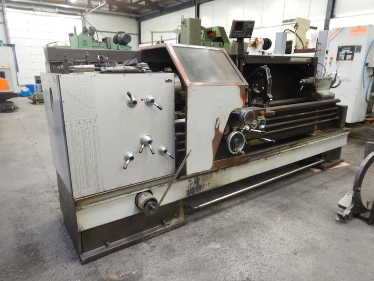 Used MONDIAL Ø 520 X 2000 MM Engine Lathes BE | Apt International N.V #361671