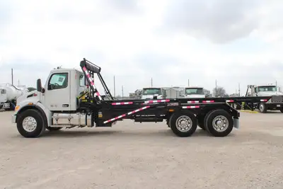 New | in-Stock 2027 PETERBILT 548 Rolloff Trucks Texas US | Roll Off Truck World #1492003
