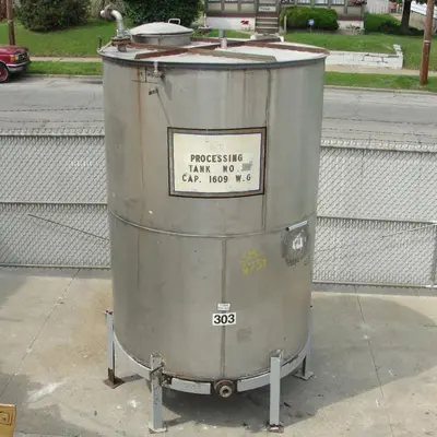 SPC6734  Tank 1609 gallon vertical tank, 304 SS, slope