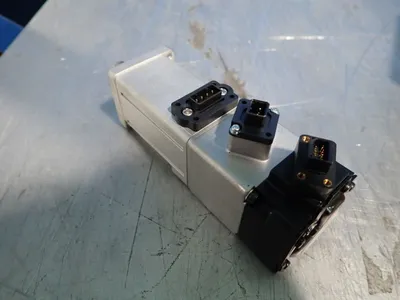 NEW OMRON R88MK10030TBS2