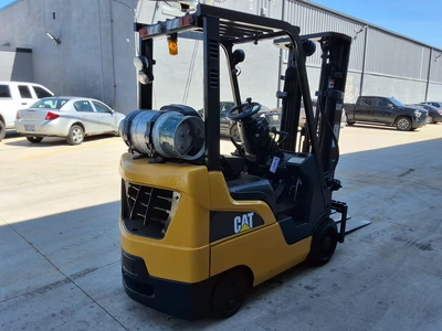 USED CATERPILLAR 3,500LBS CAPACITY