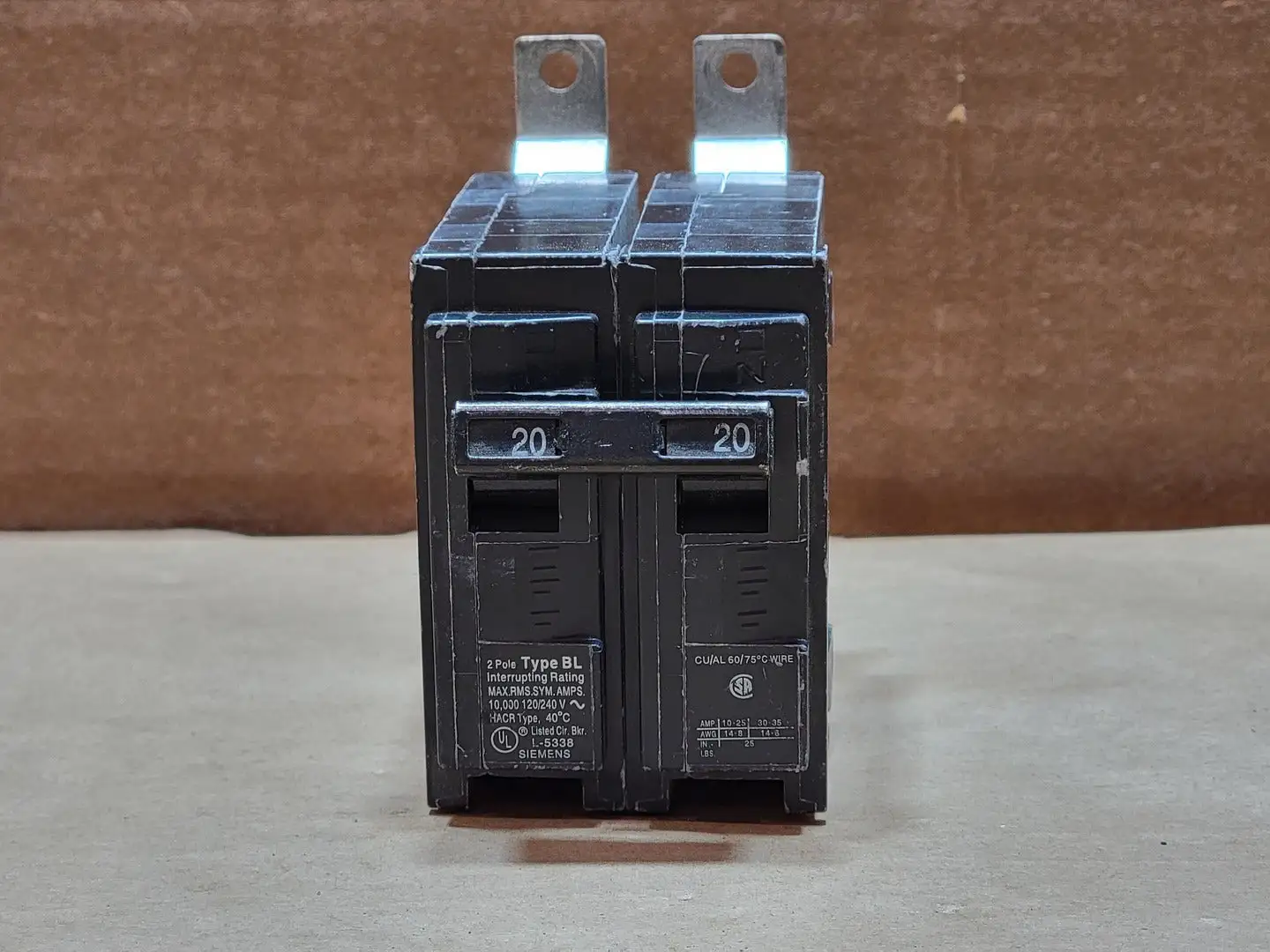 Used SIEMENS B220 Switchgears British Columbia CA | Lenmark #835457