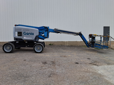 USED 2016 Genie Z-62/40