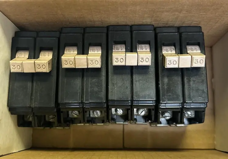 Used CUTLER-HAMMER CH230 Miscellaneous Equipment (Electrical & Power) | Surplus Asset Holdings #1197027