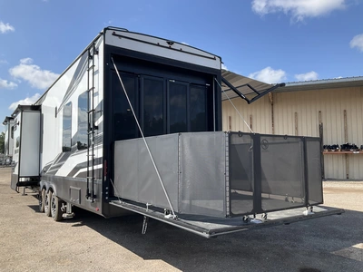 Used 2022 GRAND DESIGN MOMENTUM Campers, Caravans, Motorhomes Michigan US | Miedema Asset Management Group #1366695