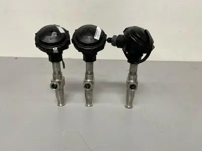 USED MOORE INDUSTRIES TRX/PRG/4-20MA/8-30DC TEMPERATURE TRANSMITTER W/ ENCLOSURE