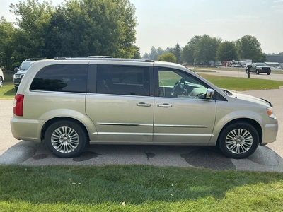 Used 2014 CHRYSLER TOWN & COUNTRY Vans Michigan US | Miedema Asset Management Group #1337323