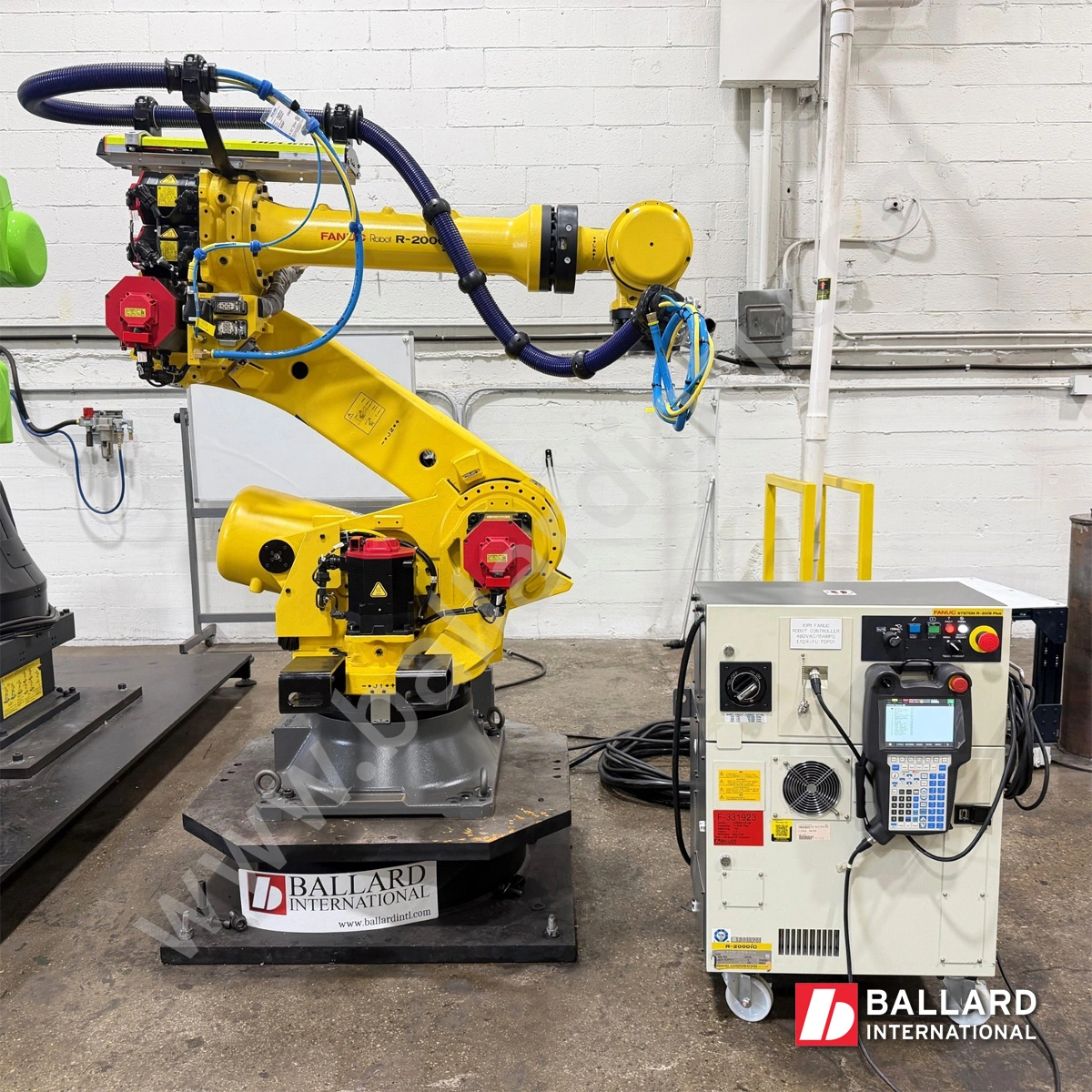 FANUC R-2000iC/210F Robot w/ R30iB Plus – NEW! NEVER PUT INTO PRODUCTION