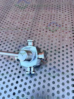 Used GE HEALTHCARE SALVI DN6 776 4-WAY 316L VALVE 18-5757-01 W/ 1/2" SANITARY FITTING Valves/Fittings California US | Equipment Lab #485534