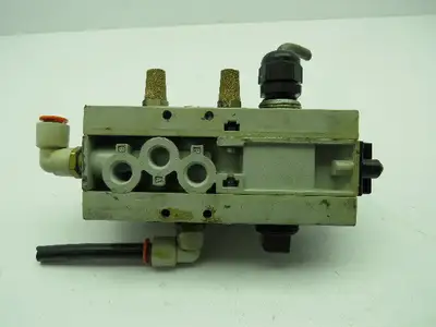 Numatics 061BA400M Solenoid Valve w/ Manifold Base