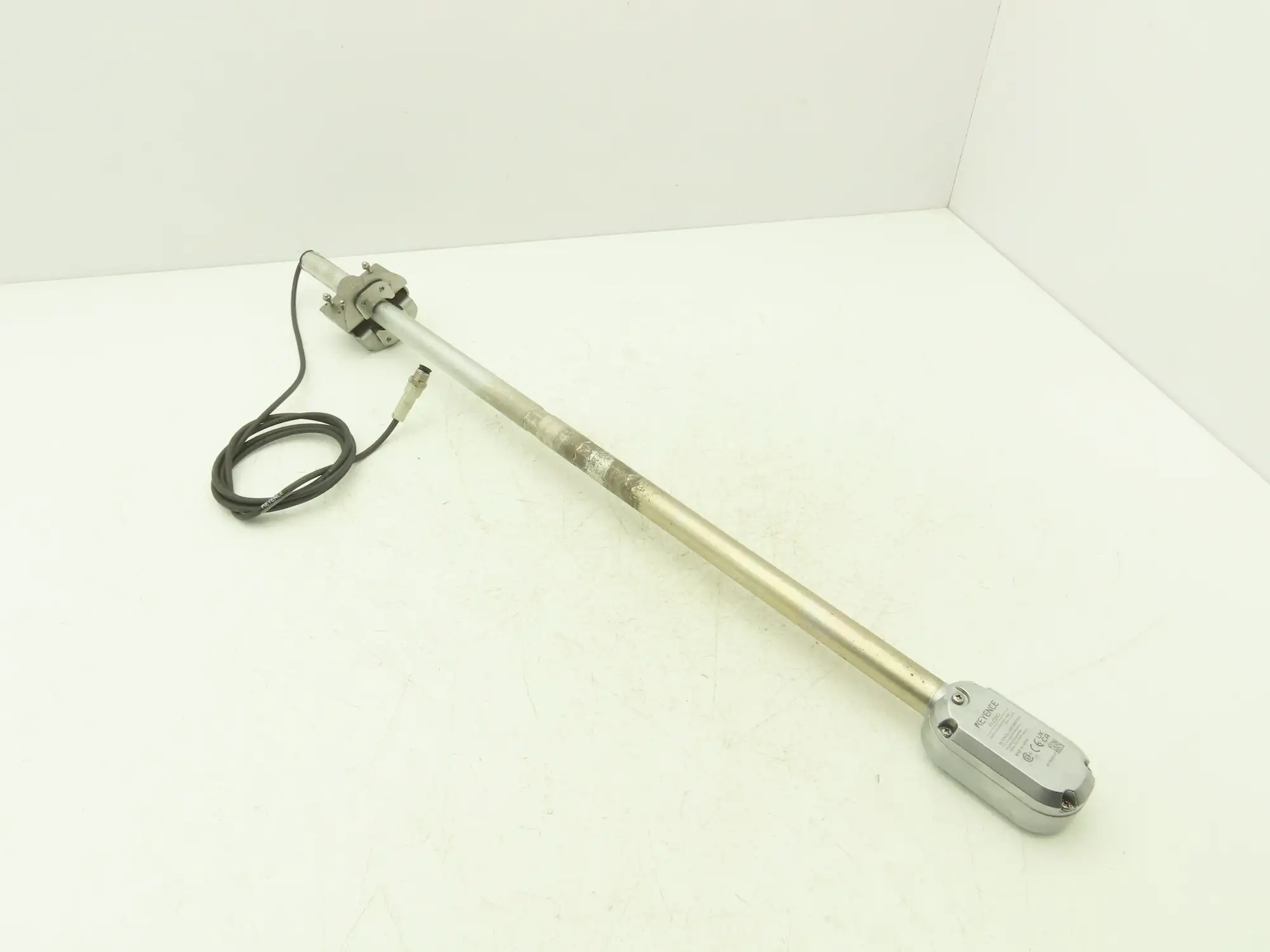 Keyence FI-C20D Concentration Sensor 30" Length Pipe Mount