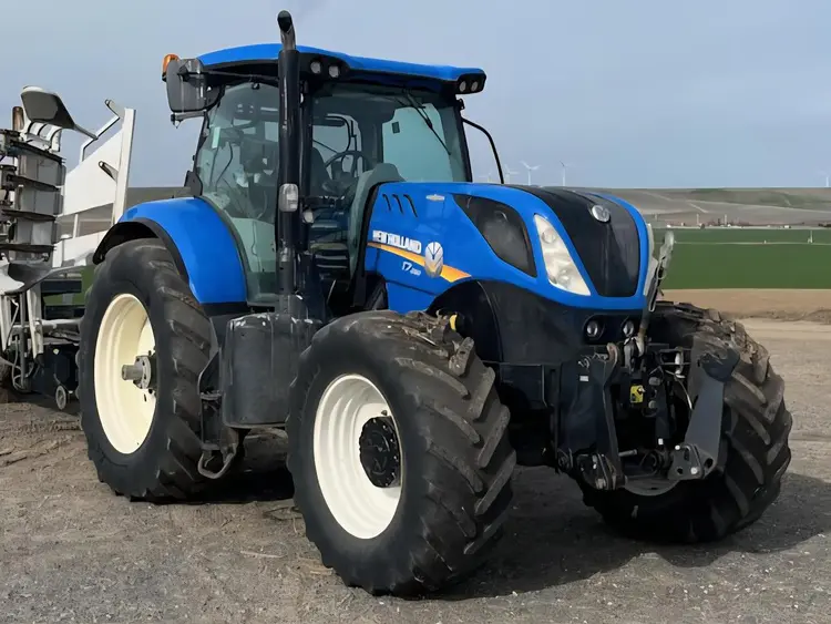 Used 2016 NEW HOLLAND T7.260 Agricultural Tractors Oregon US | Berry Machinery #911004