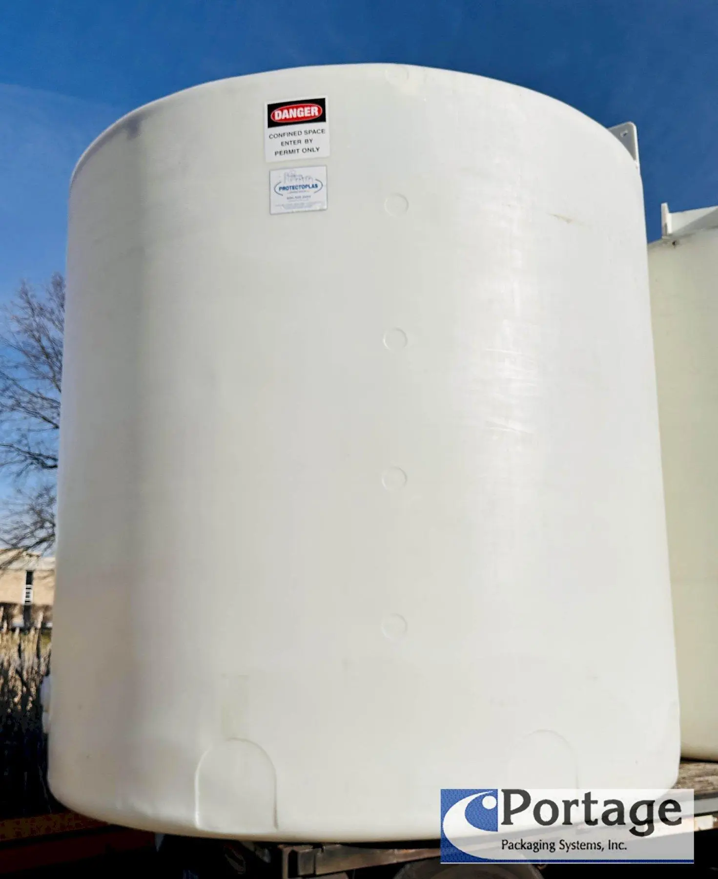 USED PROTECTOPLAS CO. 5000 GALLON POLY TANK