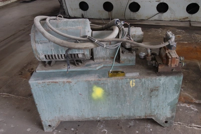 WA Whitney 653 Single End Punch (LOCATION: Schertz, TX)