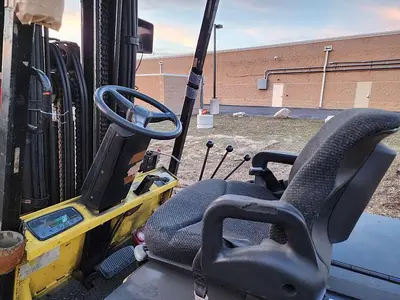 USED 2004 HYSTER E100XL3S